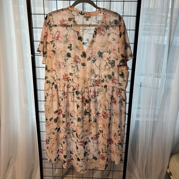 Torrid plus size pink Floral Sheer hi-low button down top EUC - Picture 4 of 5